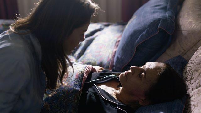 Feride İpekoğlu için vefat ilanı yayınlandı! Camdaki Kız Feride İpekoğlu kimdir, neden öldü?  Nur Sürer hayranları yasta