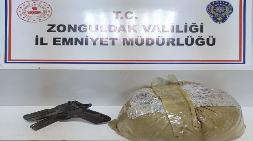 Zonguldak'ta uyuşturucu operasyonunda yakalanan 4 zanlıdan 3'ü tutuklandı