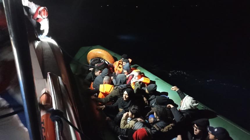 Muğla açıklarında 21 düzensiz göçmen kurtarıldı
