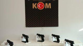Kocaeli'de 5 ruhsatsız tabanca ele geçirildi