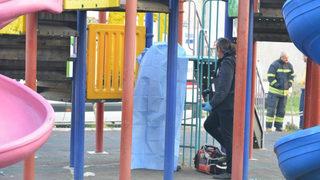 Sabah işe gidenler çocuk parkındaki manzarayı görünce hayatlarının şokunu yaşadı! Kaydırakta hayatına son verdi