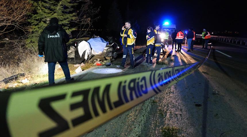 Kırklareli'nde ağaca çarpan otomobildeki çocuk hayatını kaybetti