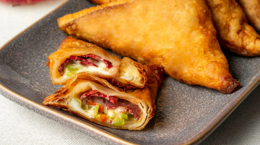 Bir tane asla yetmez: Çıtır çıtır paçanga böreği tarifi! Paçanga böreği nasıl yapılır?