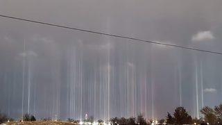 ABD'de ürküten görüntü! Uzaylıların uzay aracından gelen ışınlara benzetildi: Gerçek ise çok farklıydı