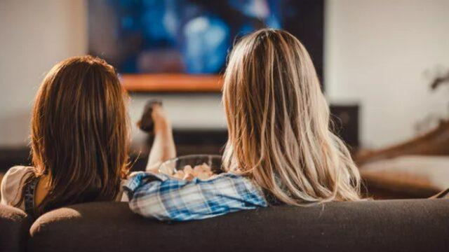 Yılbaşı akşamı televizyonda hangi programlar var? İşte 2023 yılbaşı programları ve dizileri...