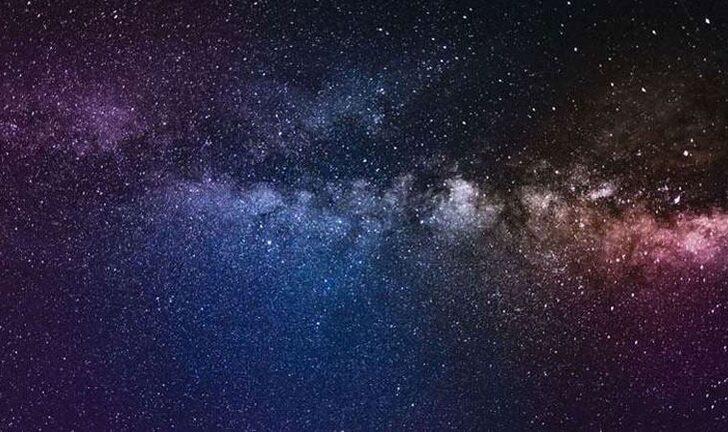 Yıldızlara baktığında ne hissediyorsun?