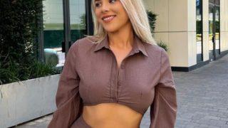 Eski futbolcu yeni fenomen! Duştan yeni çıkıp bornozuyla paylaştı... Kendi sansürünü kendisi duyguladı