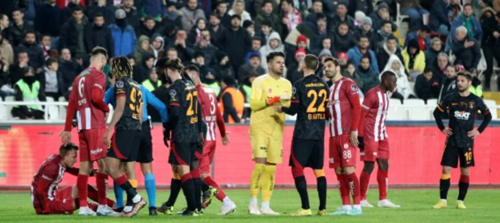 Sivasspor Galatasaray maçının hakemi Erkan Özdamar ve Özgüç Türkalp'in VAR konuşmaları ortaya çıktı! Tarihte görülmemiş ceza...  G2