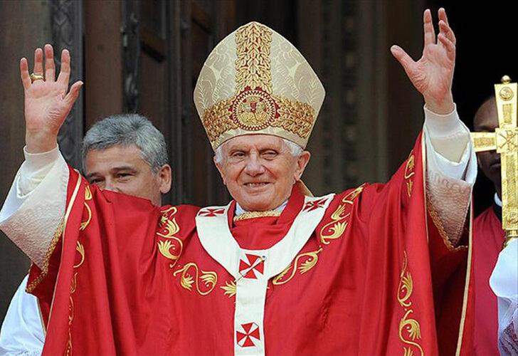 SON DAKİKA | Vatikan eski Papa 16. Benedictus'un öldüğünü duyurdu