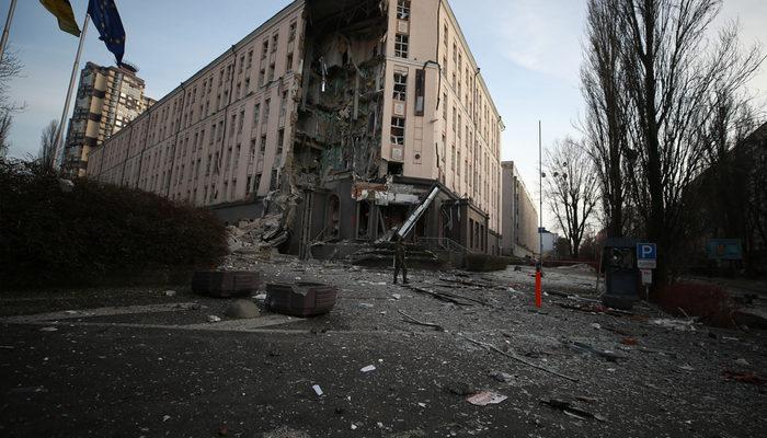 Yeni yıla saatler kala Kiev’e hava saldırısı