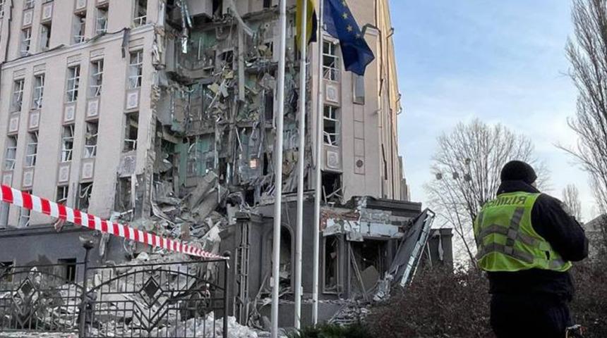 Rusya'dan Ukrayna'ya saldırılar devam ediyor! Zelenskiy sert konuştu: 'Affedilmeyecekler'