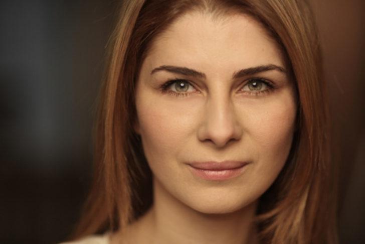 Bulutların &Uuml;zerine &Ccedil;ıkartan &Ccedil;anta