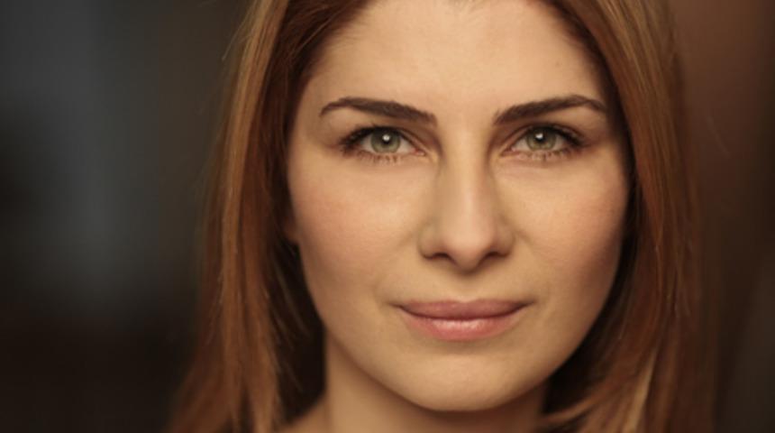 Bulutların &Uuml;zerine &Ccedil;ıkartan &Ccedil;anta