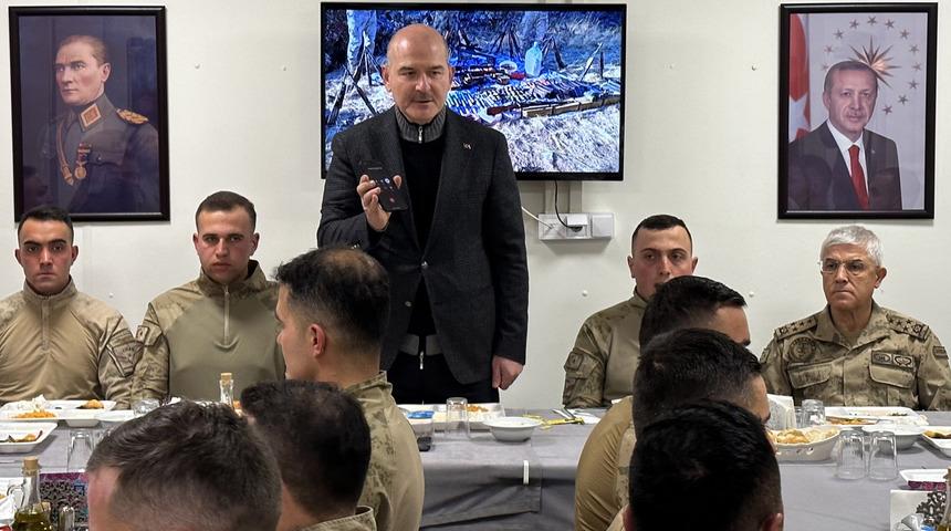 Cumhurbaşkanı Erdoğan'dan Mehmet&ccedil;iğe mesaj! Bakan Soylu ile telefonda g&ouml;r&uuml;şt&uuml;