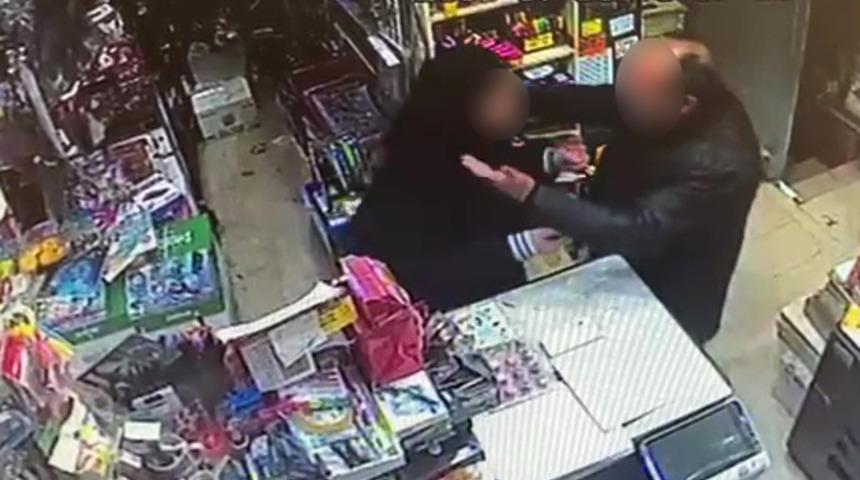 Hiç tanımadığı kızı 45 dakika taciz etti! Kırtasiyede mide bulandıran olay: Görüntüleri inkar etti