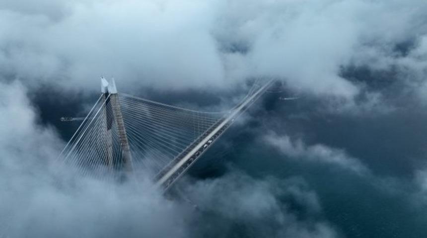 İstanbul Boğazı gemi trafiğine kapatıldı mı? İstanbul Boğazı gemi trafiğine ne zaman açılacak? İstanbullular 2023'ün ilk gününe sisle uyandı!