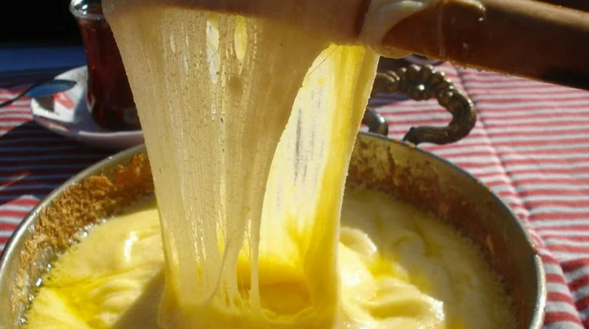 Kahvaltıların uzayıp giden lezzeti: Rize usulü mıhlama tarifi! Mıhlama nasıl yapılır?