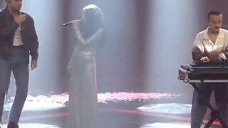 KÖFN ve Yıldız Tilbe, O Ses Türkiye'de Bi’ Tek Ben Anlarım şarkısına düet yaptı! Sosyal medya yıkıldı