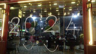 Adana'da 2023 yerine 2024 kutlandı! Biz Adanalılar her yıl bir sonraki yılın coşkusunu yaşarız