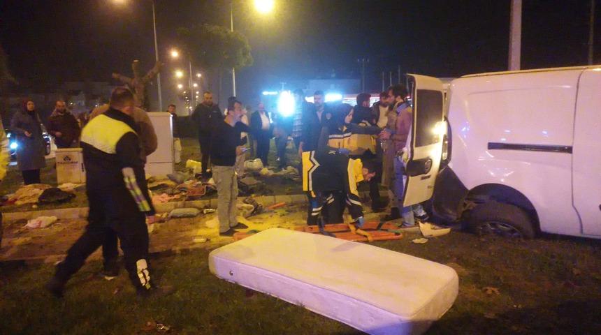 Samsun'da otomobil ile hafif ticari aracın çarpışması sonucu 6 kişi yaralandı