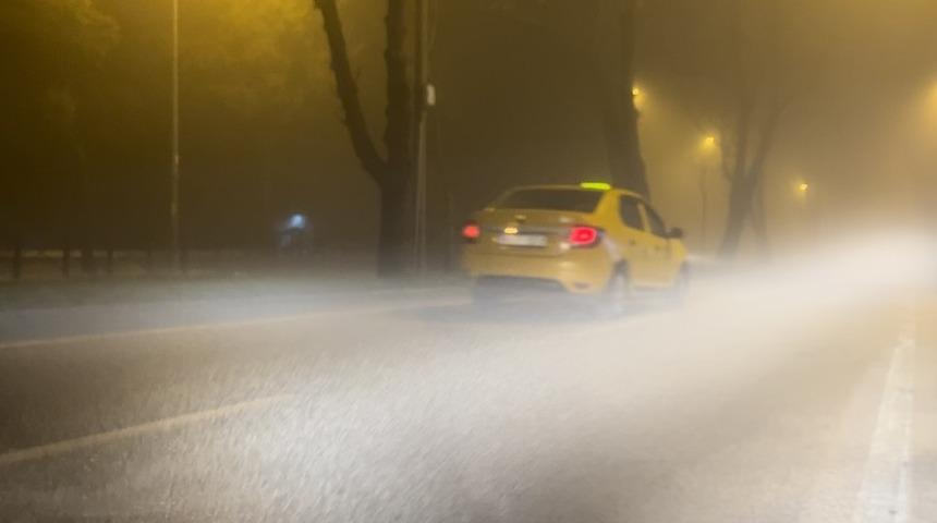 Bursa’da sisli hava etkisini gösterdi, görüş mesafesi 25 metreye düştü