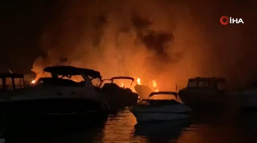 Son dakika: Kadıköy'deki marinada tekne yangını! Alevler hızla yayıldı