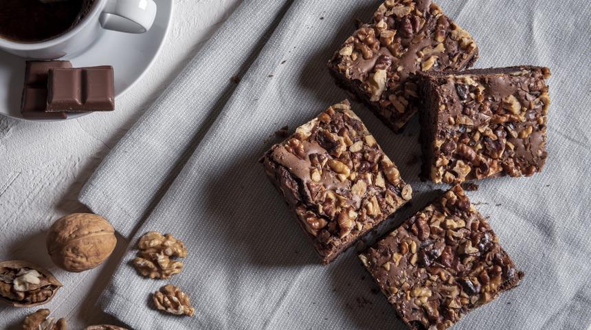 Airfryer cevizli brownie tarifi oldukça kolay ve pratik: Airfryer'da cevizli brownie nasıl yapılır?