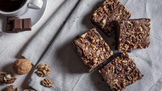 Airfryer cevizli brownie tarifi oldukça kolay ve pratik: Airfryer'da cevizli brownie nasıl yapılır?