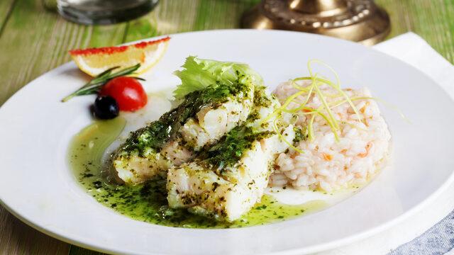 Airfryer pesto soslu levrek fileto tarifi ve malzemeleri nedir? Airfryer'da pesto soslu levrek fileto nasıl yapılır?