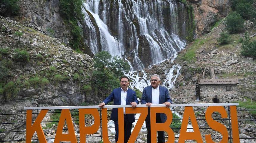 Başkan Büyükkılıç’tan 2022 yılında 16 ilçeye 100 ziyaret