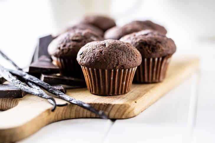 Airfryer damla çikolatalı top kek tarifi ve malzemeleri nedir? Airfryer'da damla çikolatalı top kek nasıl yapılır?