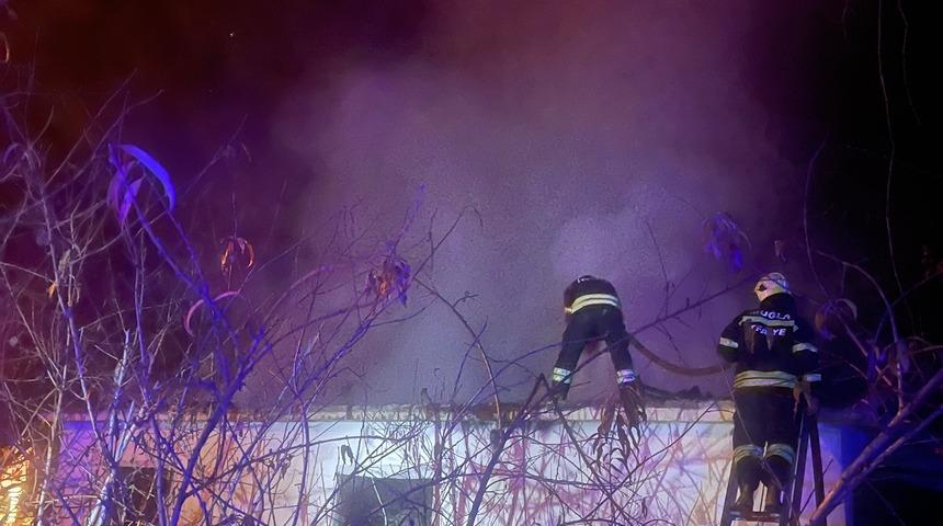 Muğla'da yangın çıkan ev kullanılamaz hale geldi