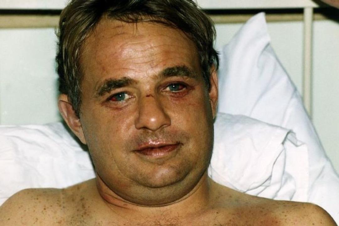 Yıllar ge&ccedil;se de unutulmadı! Sosyal medyada yeniden g&uuml;ndem oldu... U&ccedil;uşun ortasında kokpitten fırladı