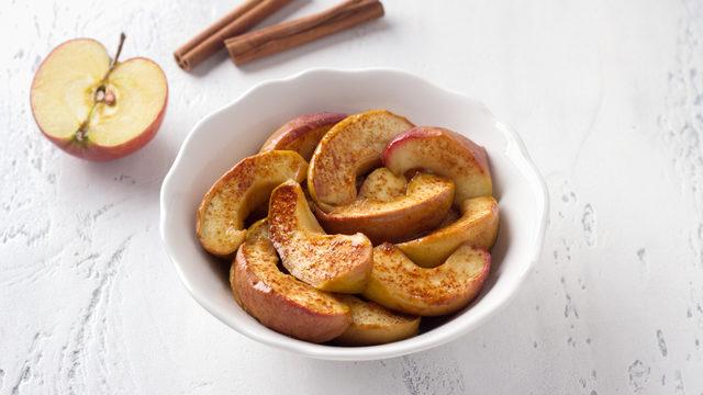 Airfryer tarçınlı elma tatlısı tarifi ve malzemeleri nedir? Airfryer'da tarçınlı elma tatlısı nasıl yapılır?