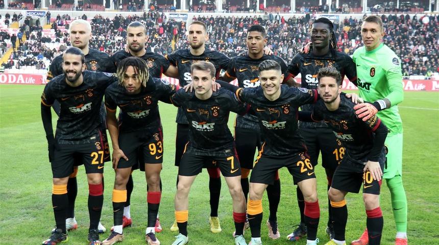 Son dakika: Okan Buruk üstünü çizdi, Hollanda devine gidiyor! Galatasaray'da Patrick van Aanholt krizi çözüldü...