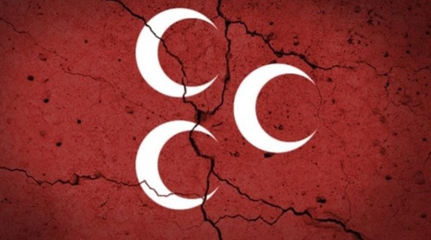 Anamur Belediye Başkanı Mehmet T&uuml;re, MHP'den istifa etti