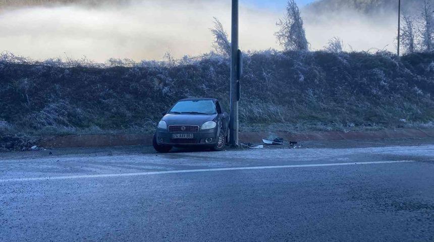 Otomobilin altında kalmaktan son anda kurtuldu