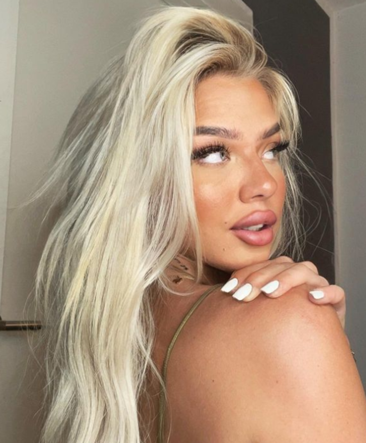 Dünyanın en güzel süpermarket çalışanı seçilen Elanie Victoria’nın yeni mesleği herkesi şaşırttı G5