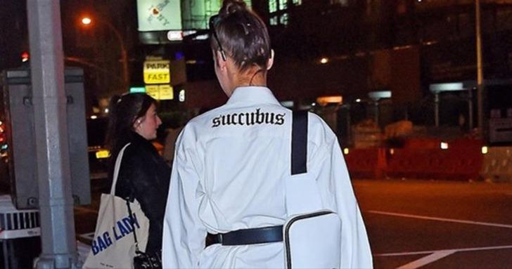 'Erkekleri baştan çıkaran dişi şeytan' Bella Hadid G2