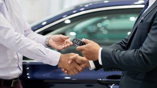 Matrah güncellemesiyle fiyatlar düşmüştü yeni yıla zamla girildi! Otomobil fiyatları için ÖTV beklentisine son noktayı koydu: Kim yapıyor bunu anlamadım!