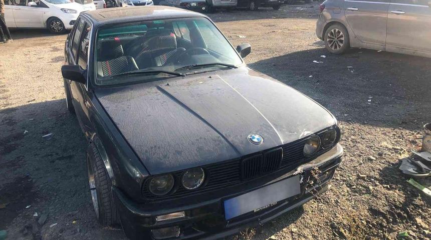 Avcılar’da drift atan sürücünün ehliyetine el konuldu, araç trafikten men edildi