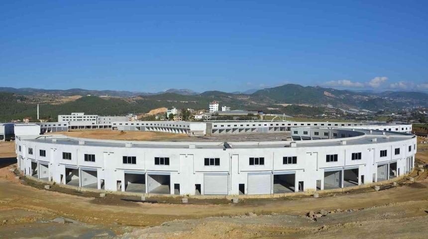 Alanya Toptancı Hali’nin  yüzde 91’i tamamlandı