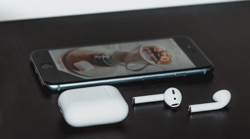 iPhone 15 beklenirken, ucuz AirPods Lite iddiası geldi! "Rakiplerine ayak uyduracak"