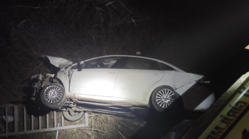 Edirne'de devrilen otomobildeki 5 kişi yaralandı