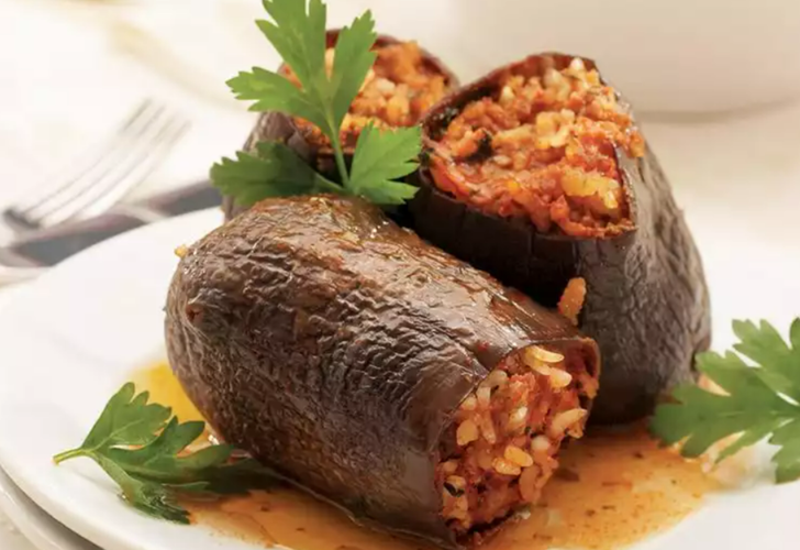Zuhal Topal'la Yemekteyiz kuru patlıcan dolması tarifi! Anadolu'nun enfes lezzeti kuru patlıcan dolması nasıl yapılır?