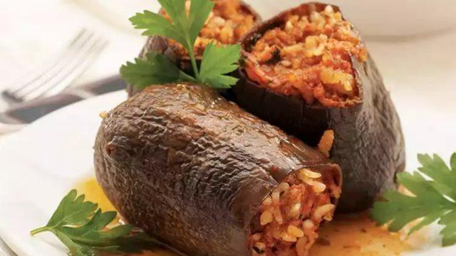 Zuhal Topal'la Yemekteyiz kuru patlıcan dolması tarifi! Anadolu'nun enfes lezzeti kuru patlıcan dolması nasıl yapılır?