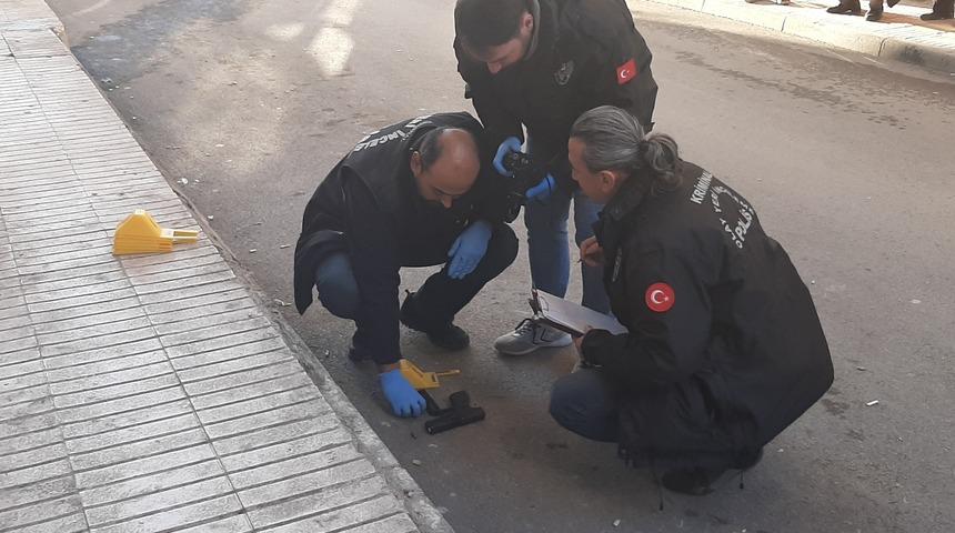 Çorum'da bir iş yerini kurşunladığı öne sürülen şüpheli yaralı bulundu