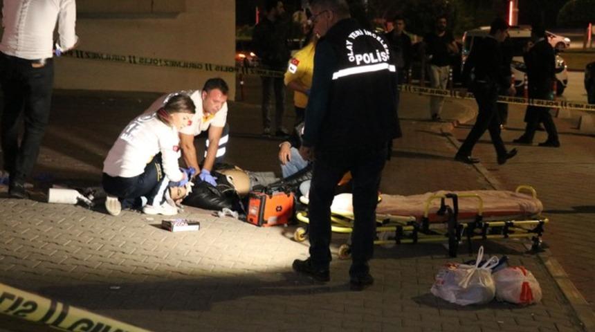 Eski karısını ve erkek arkadaşını sokakta kurşun yağmuruna tuttu