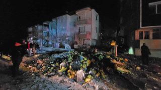 Antalya'da muz yüklü kamyonette patlama! Evlerde hasar oluştu, bölgede elektrikler kesildi