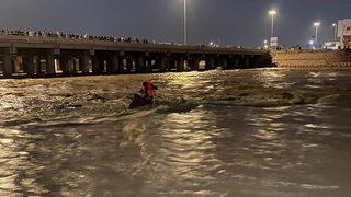 Suudi Arabistan'ı sel vurdu! Çok sayıda kişi mahsur kaldı